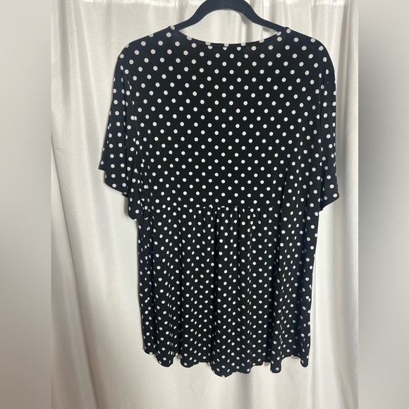 Diana Belle Woman’s Plus Size 2X Polka Dot Blouse Flowy Short Sleeve V-Neck - Picture 6 of 10